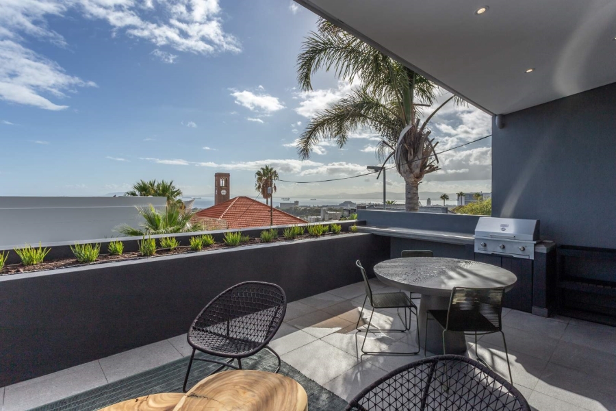2 Bedroom Property for Sale in Green Point Western Cape